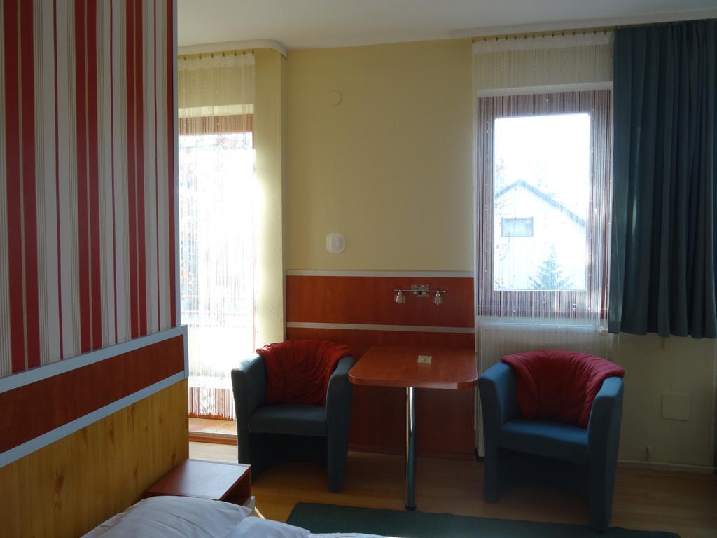 Fortuna Hotel Miskolc Habitación foto