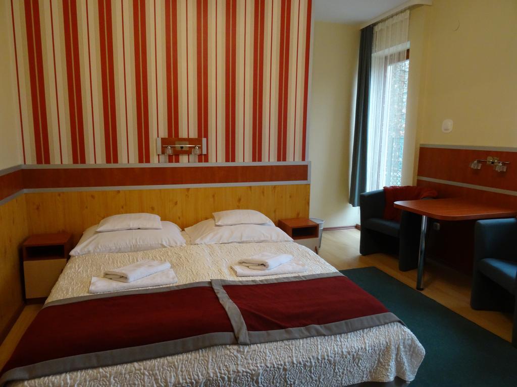 Fortuna Hotel Miskolc Habitación foto